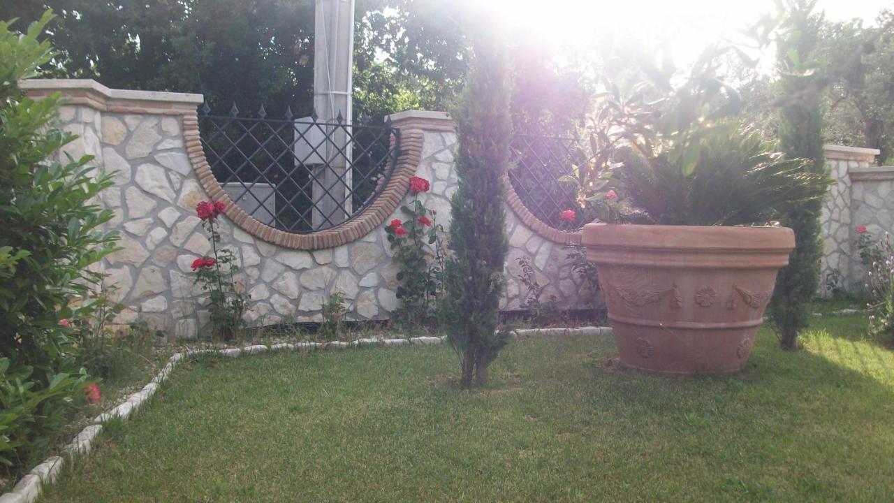 Il Giardino Degli Ulivi Bed & Breakfast Canneto  Ngoại thất bức ảnh