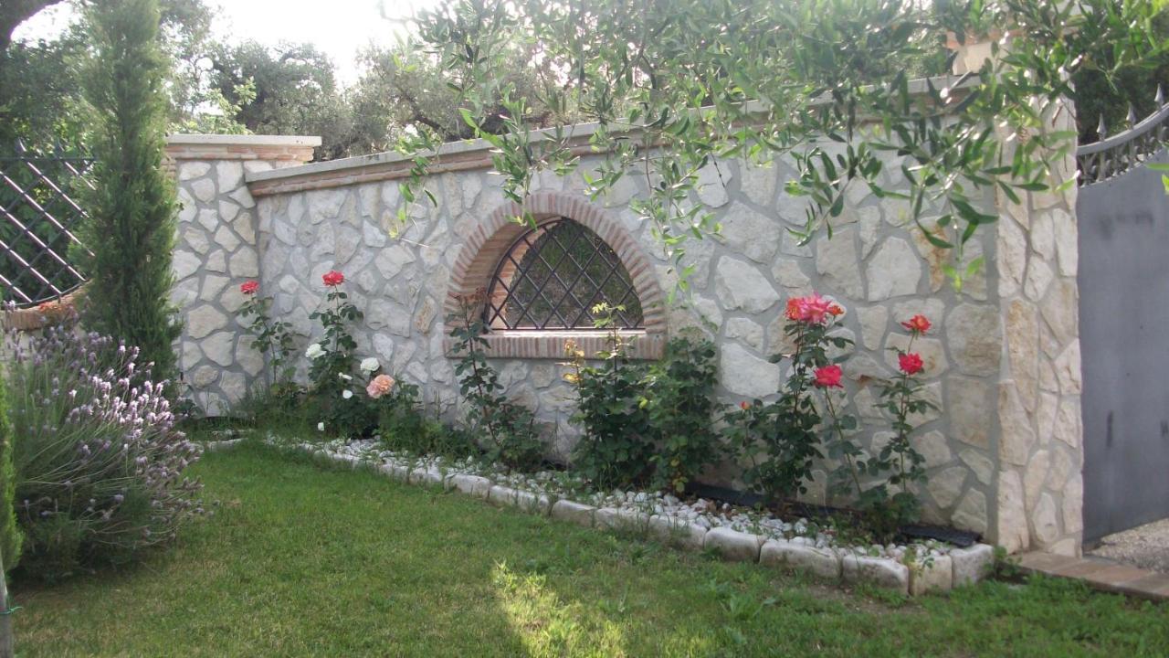 Il Giardino Degli Ulivi Bed & Breakfast Canneto  Ngoại thất bức ảnh